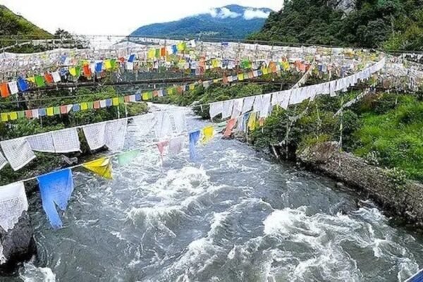 Arunachal CM lauds Tawang’s 700-year-old Chakzam Bridge
