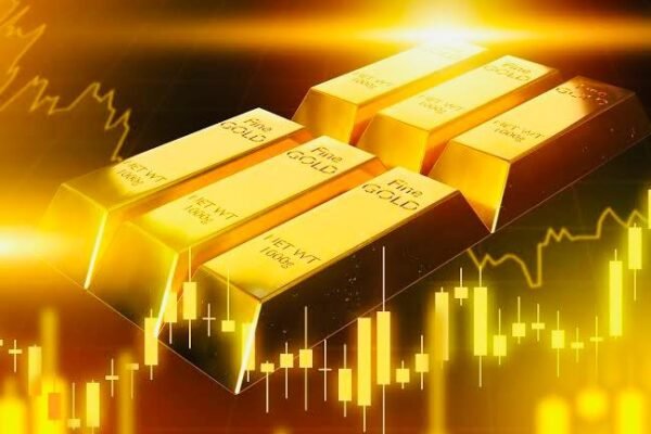 Gold jump Rs 400, silver gain Rs 1,500